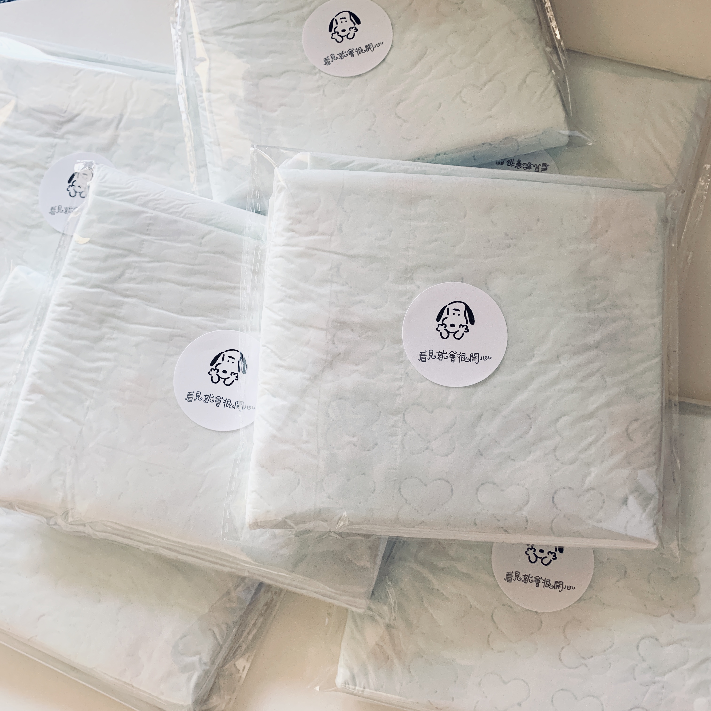 Pet cat dog large thickening water absorption birth care mat production supplies after sterilization surgery