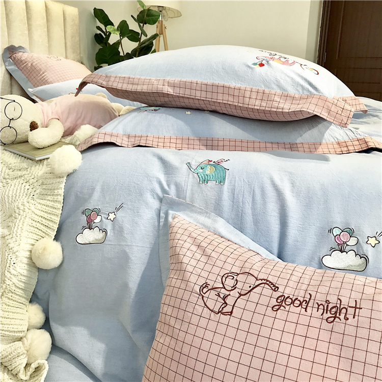 Bông nhỏ hoạt hình bông bốn miếng bông rửa voi voi 1,5 m cotton Bộ đồ giường 1,8m dễ thương - Bộ đồ giường bốn mảnh bộ ga giường everon