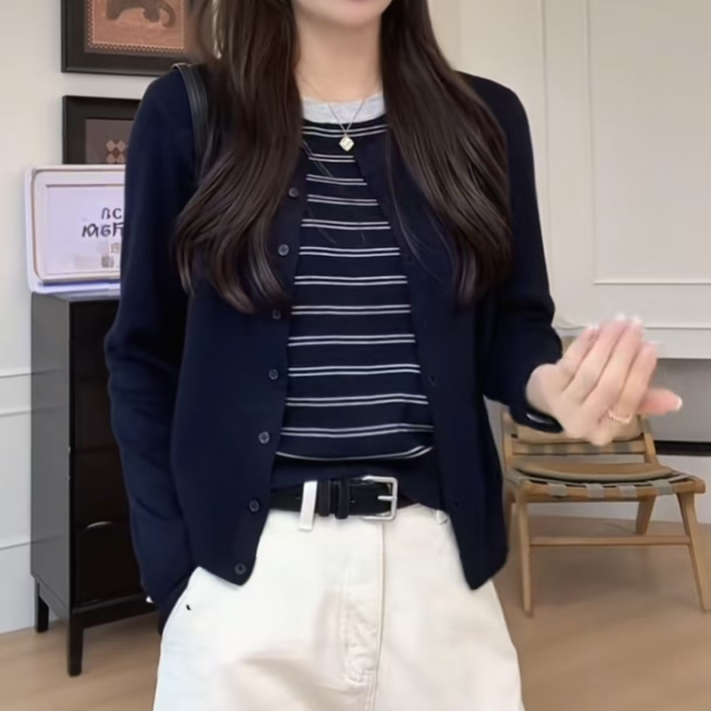 Round Neck Fake Two-Piece Striped Patchwork Knitted Cardigan for Women, New Autumn and Winter Pullover Sweater Jacket, Trendy Top, Hot Item