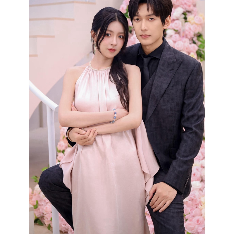 Semi-Mature Lovers Liuliuliu's Same Style Halter Neck Dress, Off-Shoulder Ribbon Slit Long Dress, High-End Slimming Dress Semi-Mature Lovers Liuliuliu's Same Style Halter Neck Dress, Off-Shoulder Ribbon Slit Long Dress, High-End Slimming Dress