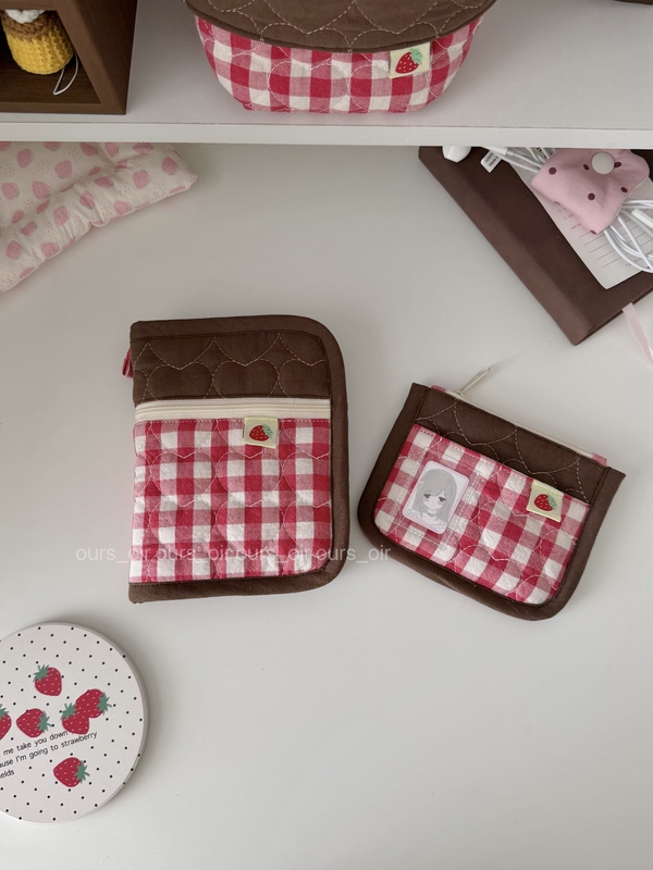 Ours_Oir|Korean Fabric - Chocolate Strawberry Color-Block Patchwork Handmade Passport Holder & Card Holder Coin Purse Ours_Oir|Korean Fabric - Chocolate Strawberry Color-Block Patchwork Handmade Passport Holder & Card Holder Coin Purse