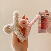 Plush Hair Clip Woman Autumn Winter Gross Hairy Trumpet Hair rear Brain Spoon Disc Hair Shark Clip Lamb Wool Mesh Red Catch Clip