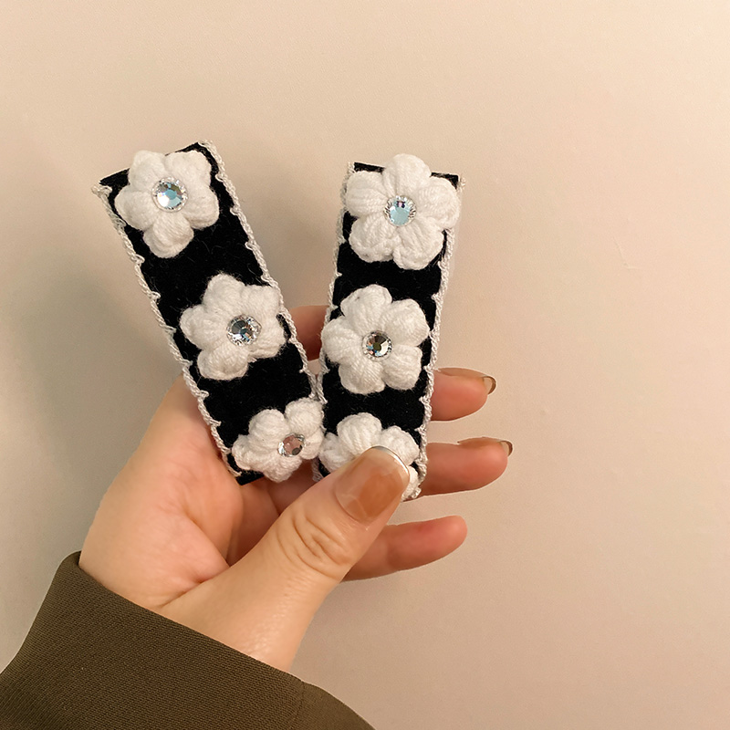Xiaoxiangfeng camellia knitted flower hairpin female side broken hair bangs clip edge clip 2021 niche BB clip hairpin