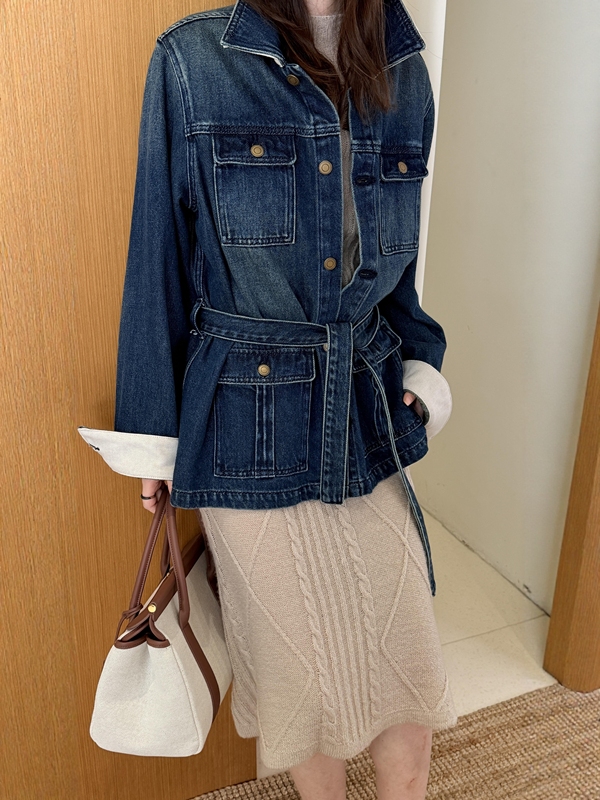 Hera Retro Hong Kong Style Washed Vintage Classic Denim Jacket for Women, Autumn Workwear Design, Loose and Slimming Jacket