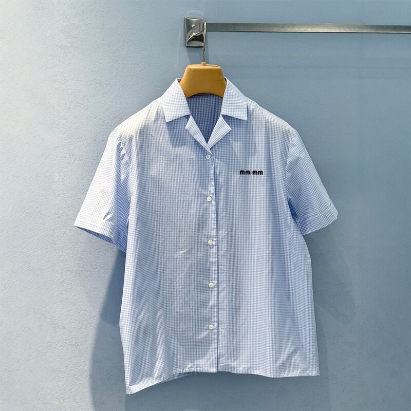 Esme Haute Couture 26 New Summer Style Letter Embroidered Logo Plaid Bowling Lapel Short-Sleeved Shirt Esme Haute Couture 26 New Summer Style Letter Embroidered Logo Plaid Bowling Lapel Short-Sleeved Shirt