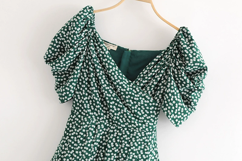 Châu Âu và Hoa Kỳ 2018 hè mới thon gọn cổ chữ V màu xanh hoa quây tay áo bong bóng tay jumpsuit quần short nữ