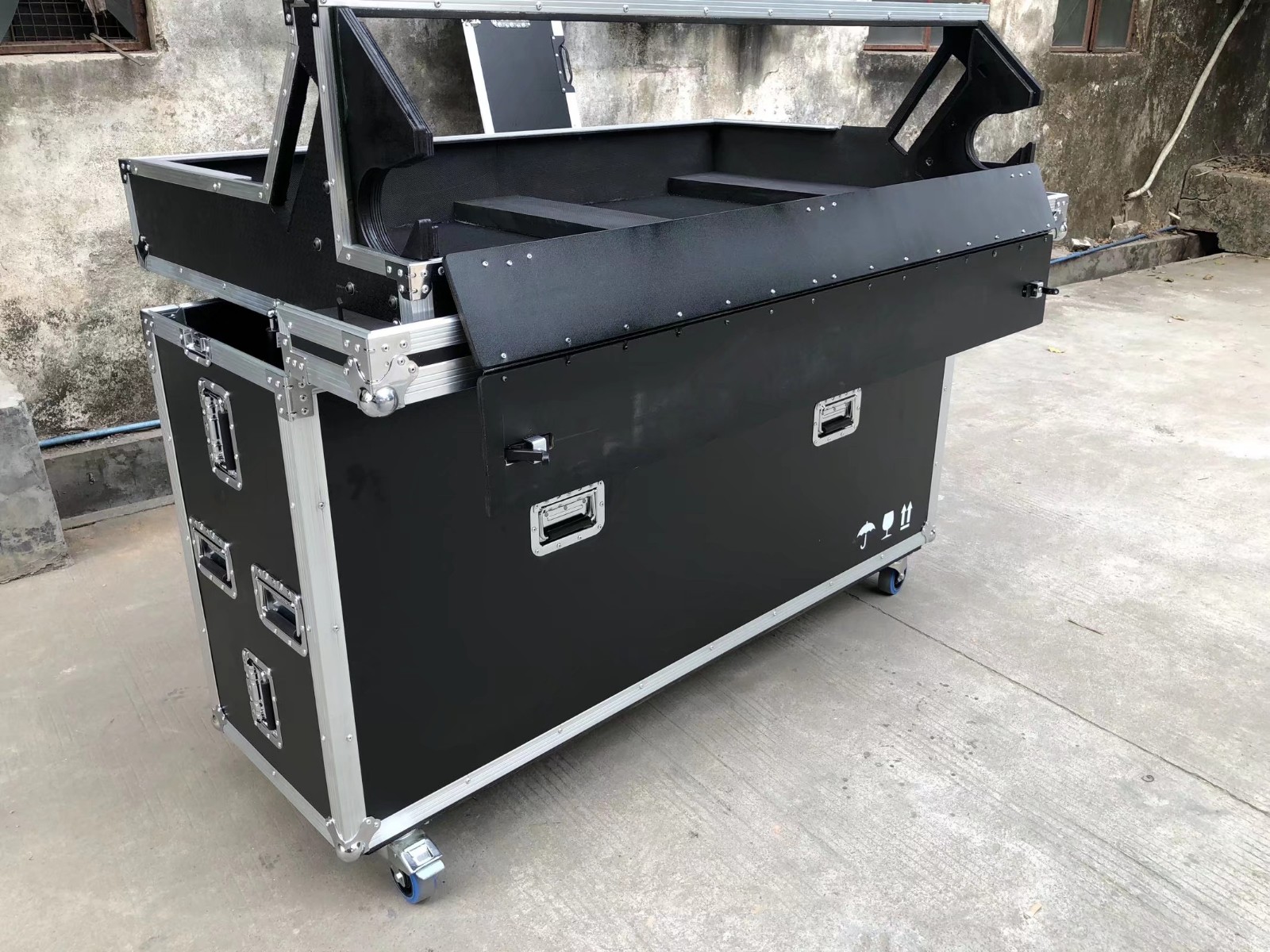 Acoustic vi4 Mixer Hydraulic avionics box enclosure console performance shockproof one-piece aircraft box