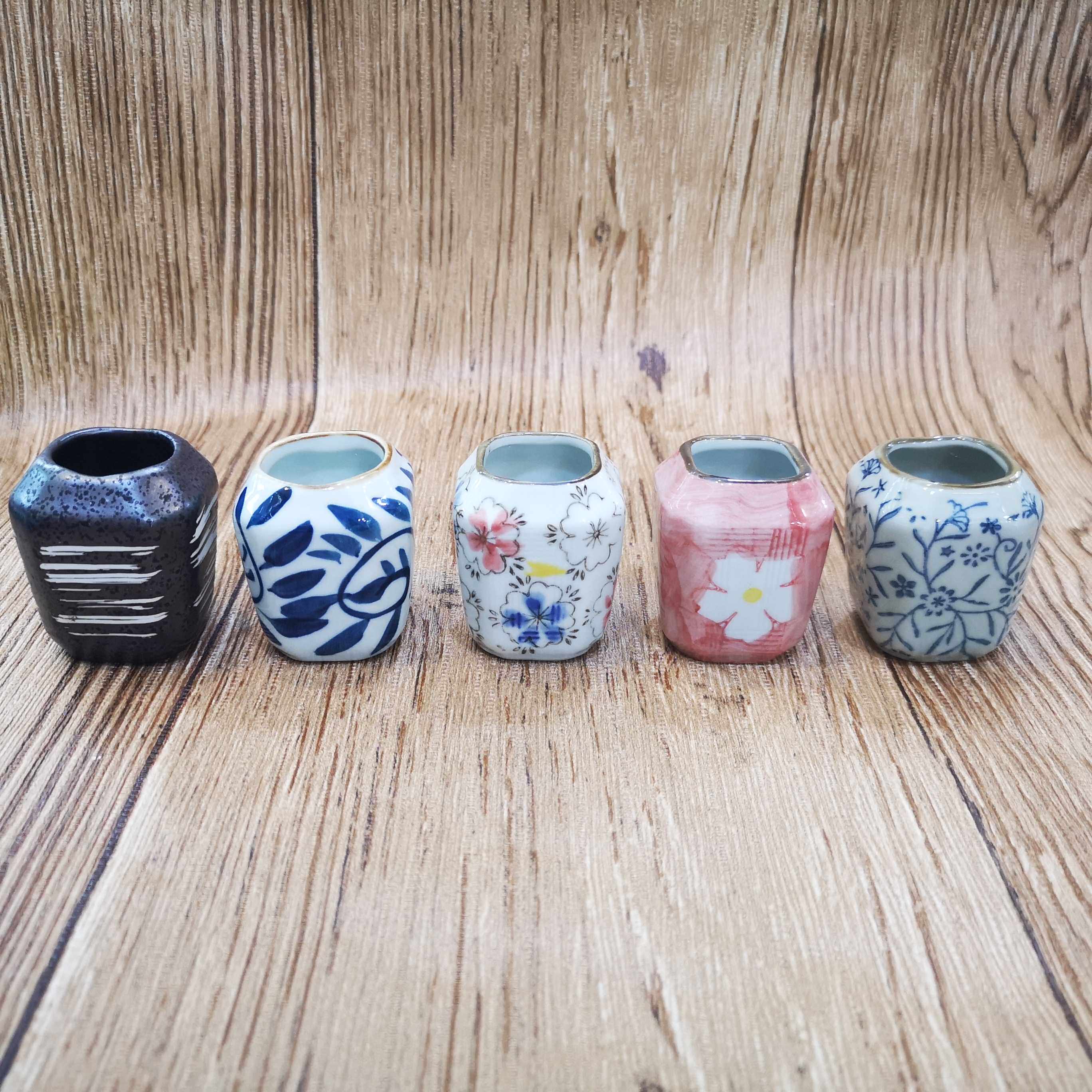 Japan-style Sashimi Decorative Pendulum of Dry Ice Cups Toothpick Cylinder Featured Hand-painted Ceramic Creative Dry Ice Small Pot Ceramics 