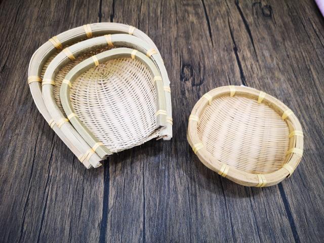 Day-style sushi sashimi decorated with handmade bamboo and wood decorated with a decorative basket 