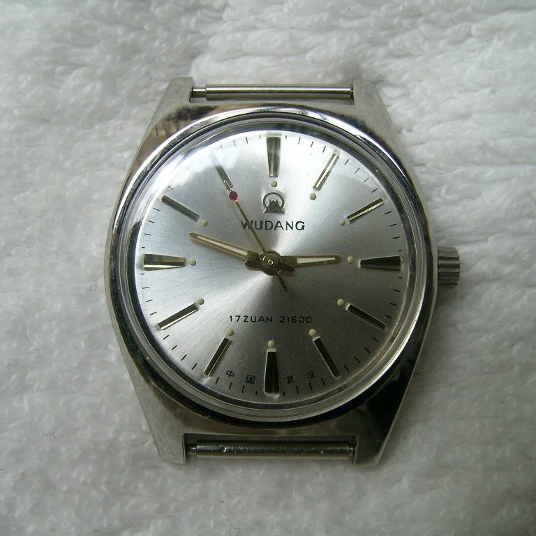 1990s out of print stock brand new Wudang brand 17-drill manual mechanical large men's watch old watch made in Wuhan