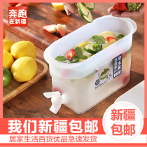 Xinjiang department store brother home cold ice kettle with faucet put refrigerator fruit teapot lemonade bottle cold water bucket