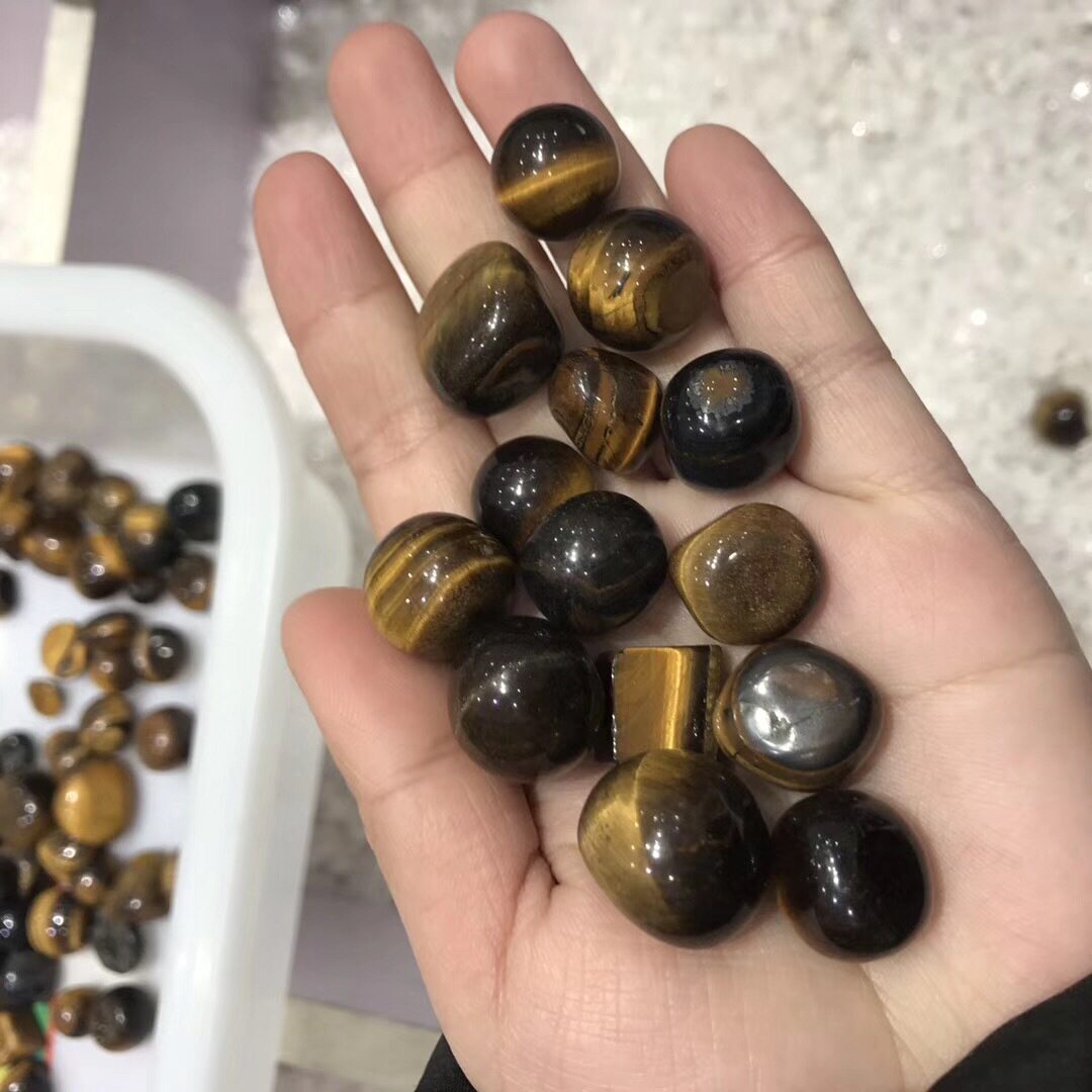 Natural Yellow Tiger Eye Gravel Semi-circle Crystal Raw Mine Grain Grain Town House Wind Water Stone Fish Tank flowerpots Ornamental Stones