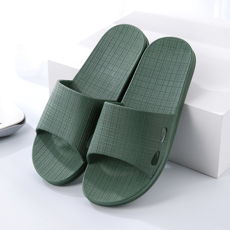 Men's Summer Slippers for Home Use, Plastic Soft-Soled Non-Slip Indoor Simple Bathroom Shower Slippers for Summer