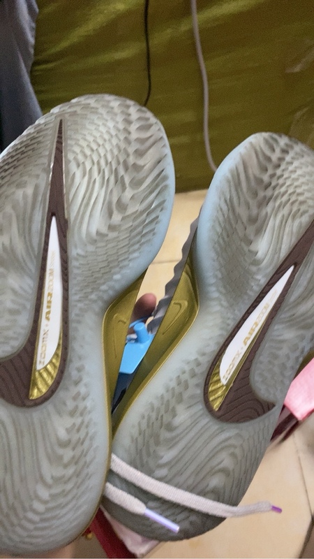 Nike G.T Actual Pictures of the Product Are Provided, Please Do Not Purchase if You Mind. Please See the Details Page Ib6728-100. Nike G.T Actual Pictures of the Product Are Provided, Please Do Not Purchase if You Mind. Please See the Details Page Ib6728-100.