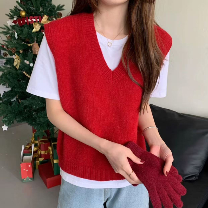 New Autumn and Winter Wool Vest in Red for Women, Loose Fit, Layered Style, Elegant Sleeveless Knit Slimming Vest