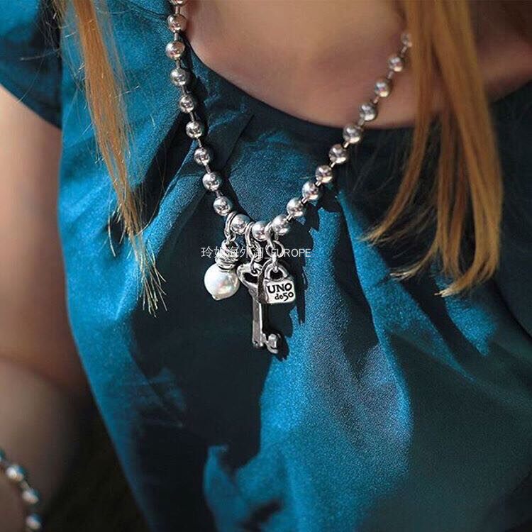 Brother-in-law Spanish special cabinet procurement of UNOde50 pearl key necklace 100 hitch personality hyperbole