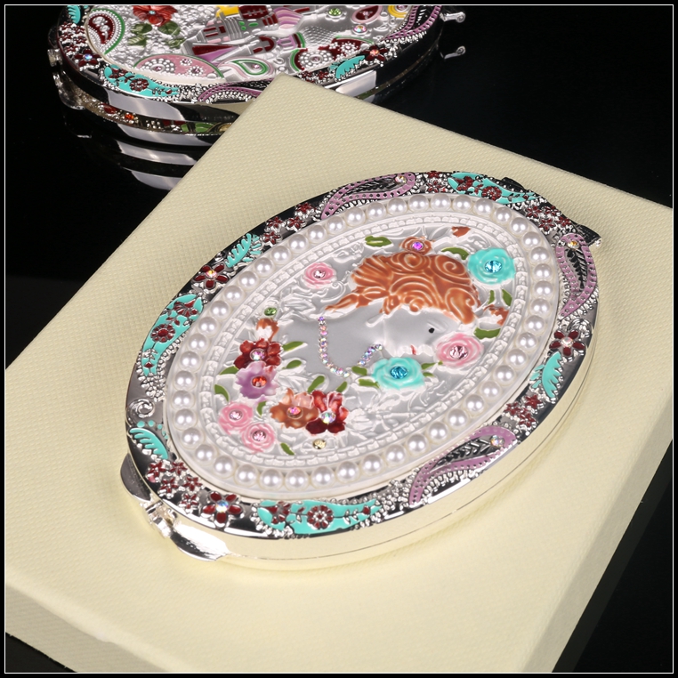 European-style metal white three-dimensional relief Russian makeup mirror princess wedding business birthday gift portable mirror