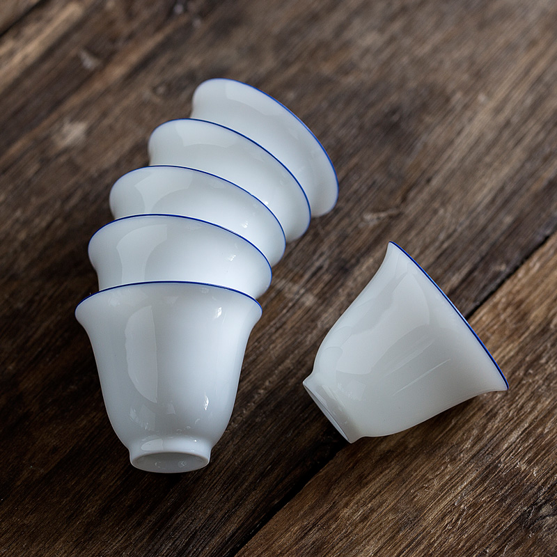 Ceramic single cup Sweet white glaze thin tire master cup White porcelain handmade individual cup Tea cup Kung Fu Tea with Pu'er Tea cup