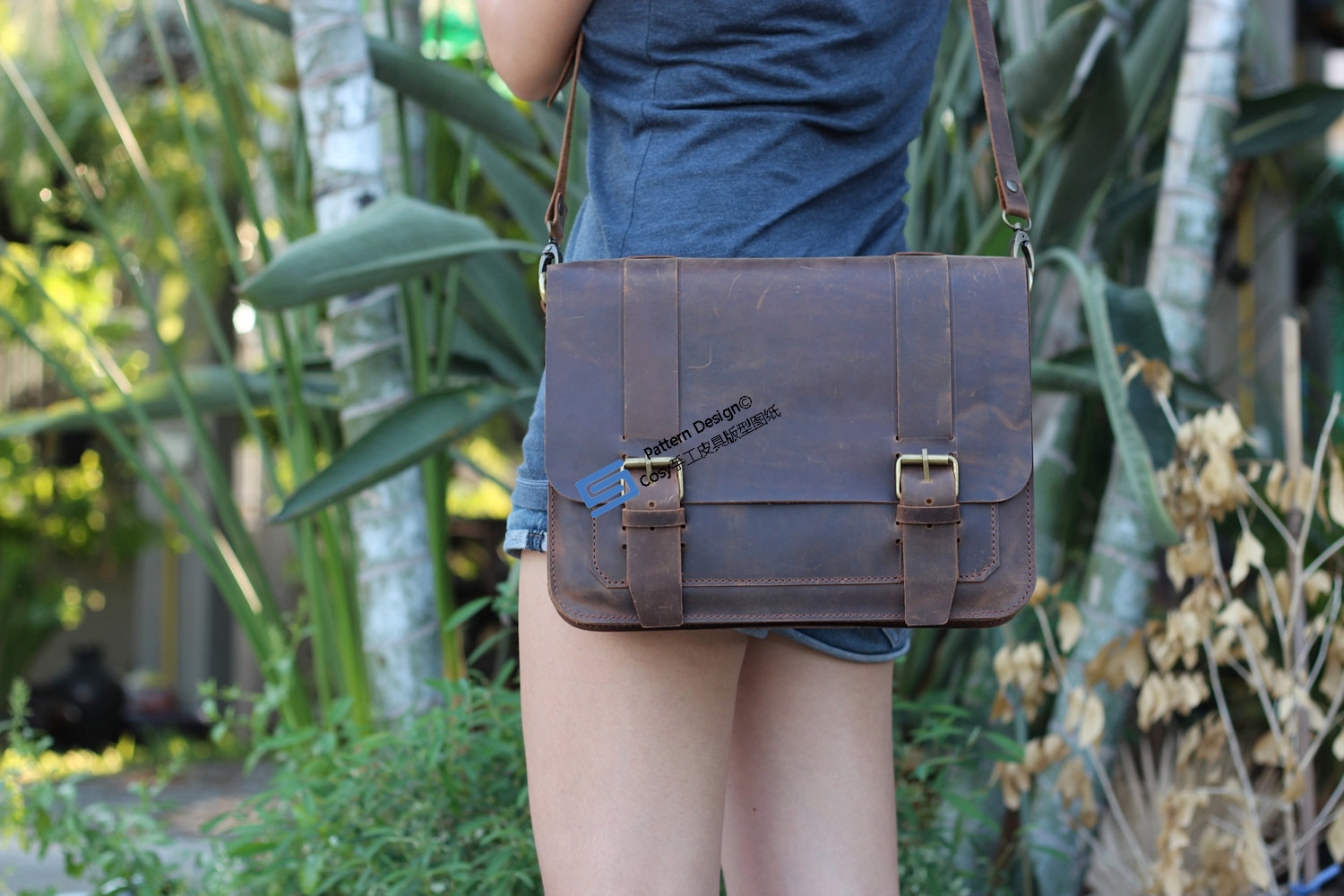 Handmade Leather Paper Like Mad Mapleather Single Shoulder Bag Drawings Postman Bag Men Skew Satchel Briefcase type ACC-50