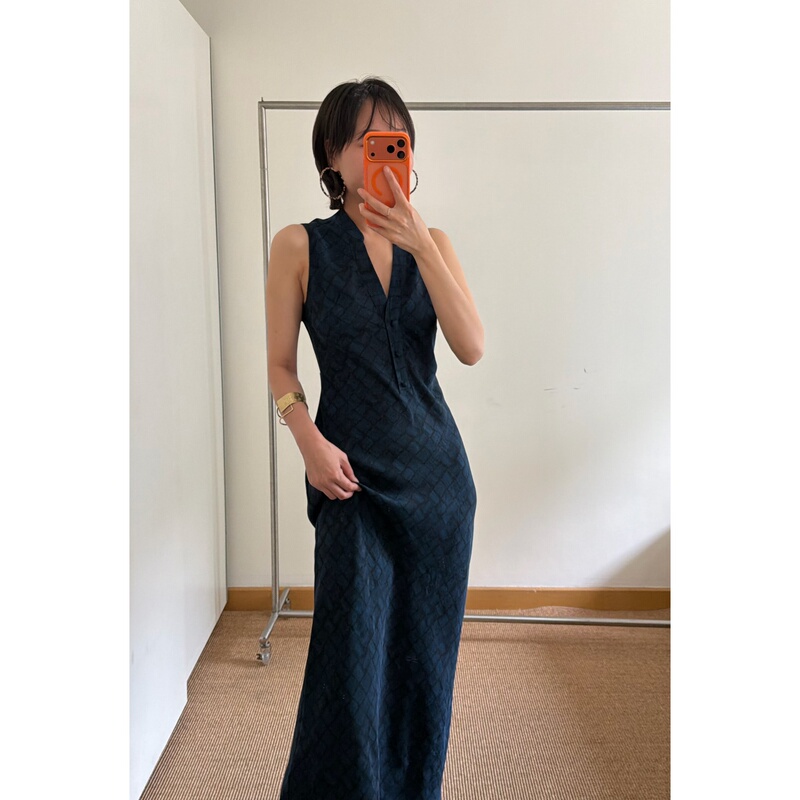 Nanyou Xiaoya Elegant High-End 100% Mulberry Silk Fragrant Cloud Yarn Bias-Cut Sleeveless Navy Blue Dress Summer Q0301 Nanyou Xiaoya Elegant High-End 100% Mulberry Silk Fragrant Cloud Yarn Bias-Cut Sleeveless Navy Blue Dress Summer Q0301