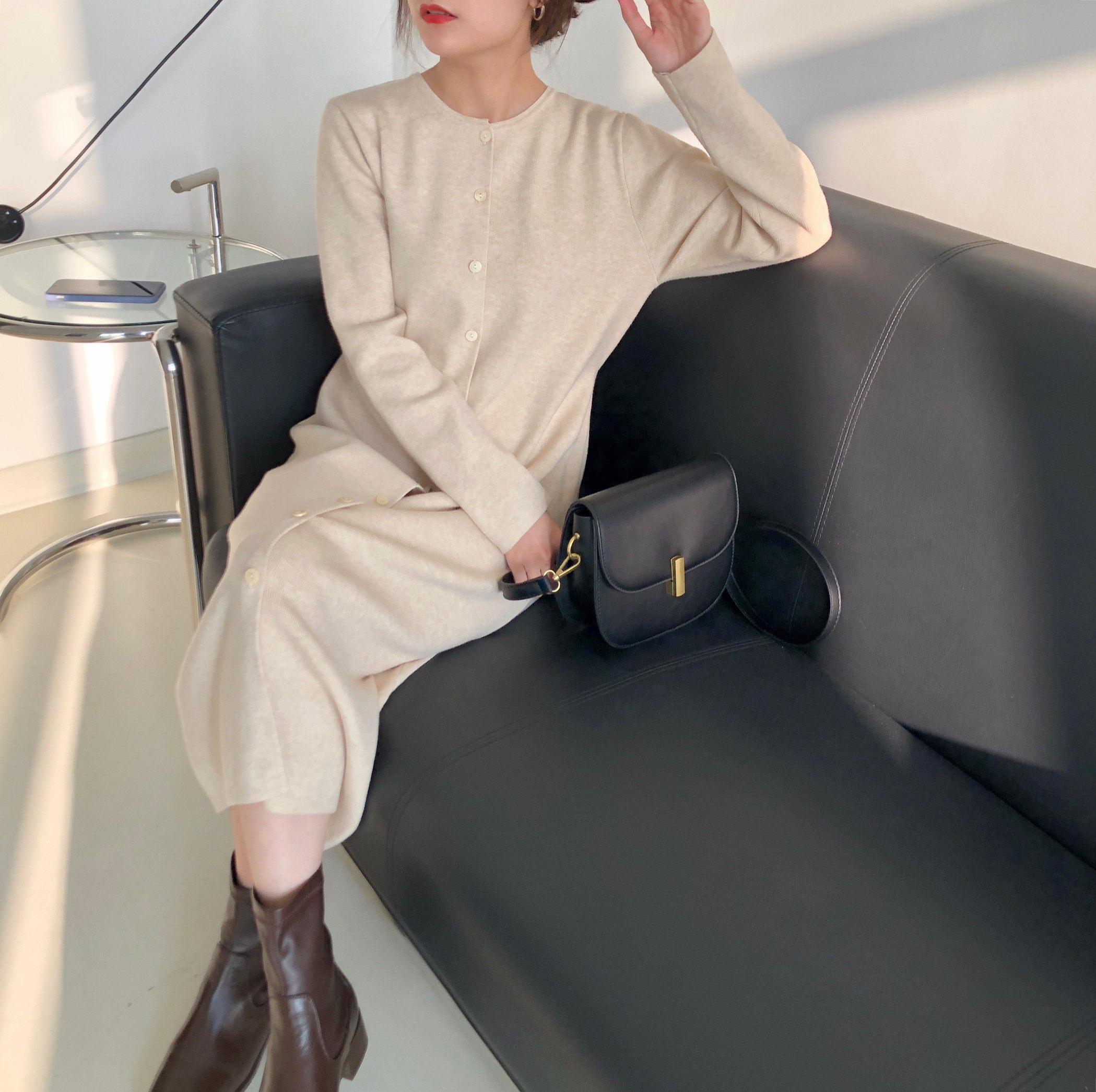 The autumn and winter knitting dress female 2022 new retro - thin and thin - temperament wearing the long sweater fairy