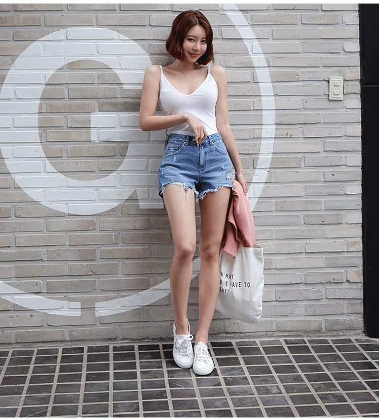 Áo yếm nữ 2018 mới mùa hè Slim áo bó sát nữ gợi cảm với áo cổ chữ V không tay chạm đáy thủy triều T - Áo ba lỗ áo kiểu trung niên