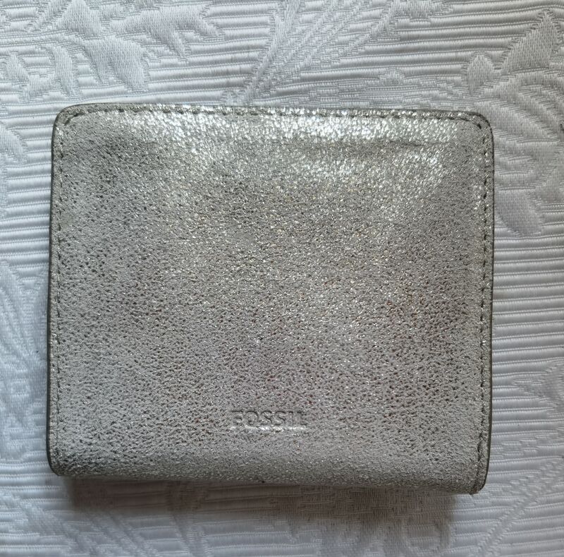 Fossil 80% off Short Leather Wallet Women's Wallet Card Holder Special Offer for Women's Day