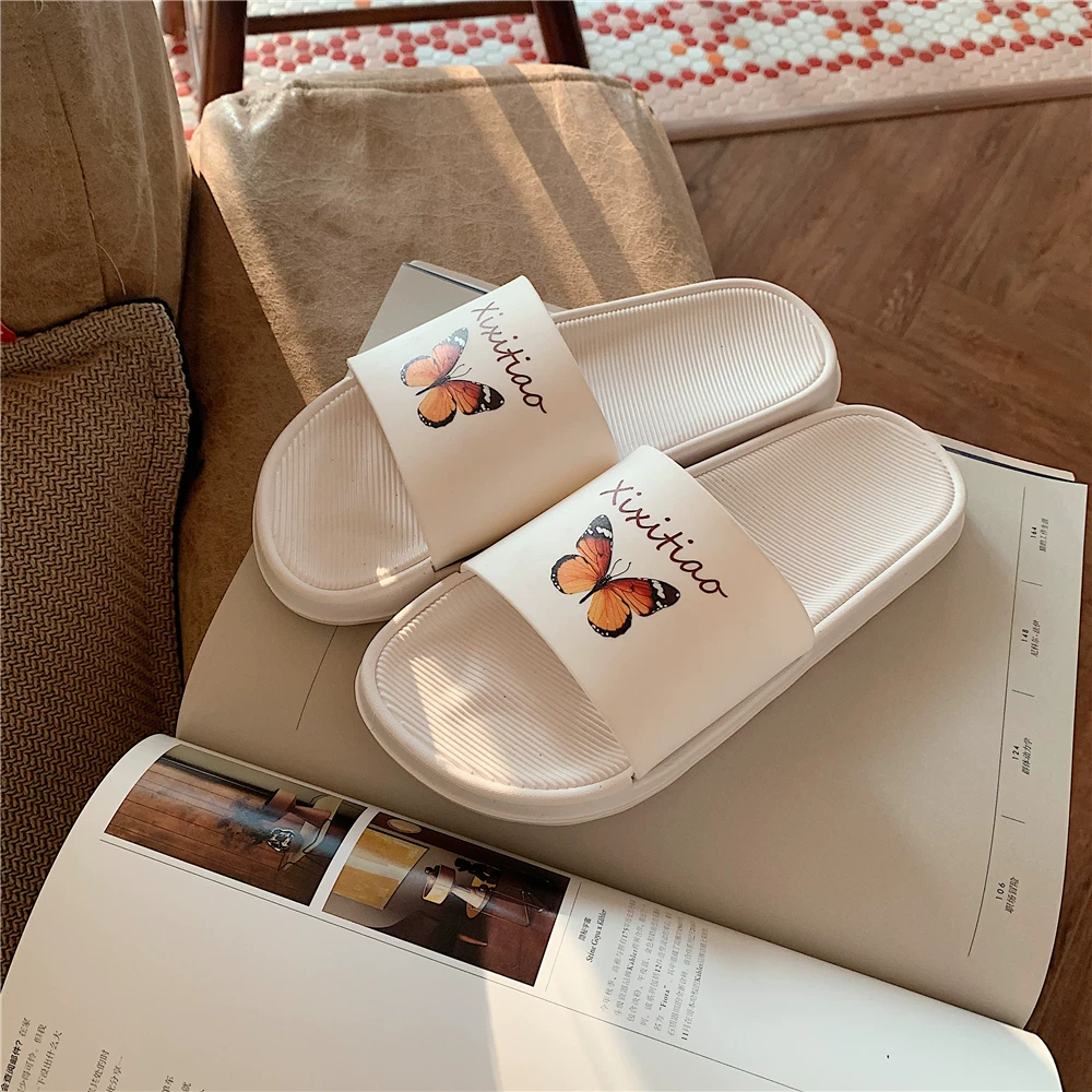 Тактично fashionable beach slippers with butterfly, city style, internet celebrity