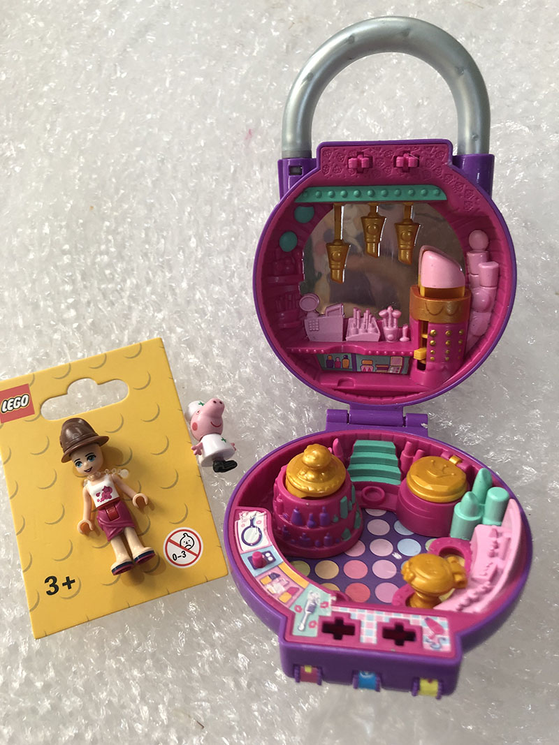 Genuine supermarket shopping elf secret lock box Bulk cargo Children's girl mini dress up wine scene toy