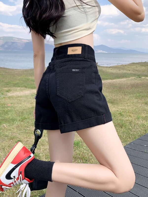 Pear-Shaped Body Black Denim Shorts for Women, Summer Plus Size, High-Waisted, Elastic, Hip-Covering, Slimming A-Line Wide-Leg Hot Pants Pear-Shaped Body Black Denim Shorts for Women, Summer Plus Size, High-Waisted, Elastic, Hip-Covering, Slimming A-Line Wide-Leg Hot Pants