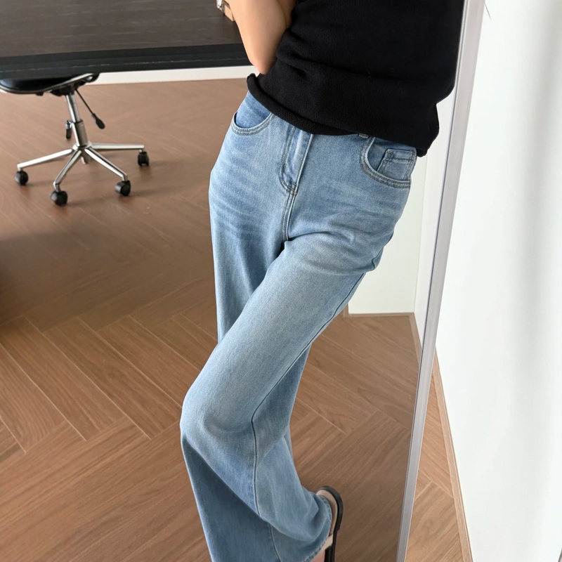 Tencel Flared Jeans for Women, Summer Thin Style, Plus Size, High Waist, Loose Fit, Drapey, Slimming, Non-Tight on the Legs, Bell-Bottom Pants Tencel Flared Jeans for Women, Summer Thin Style, Plus Size, High Waist, Loose Fit, Drapey, Slimming, Non-Tight on the Legs, Bell-Bottom Pants