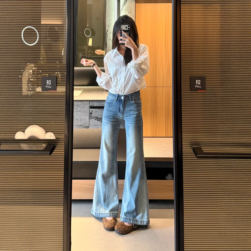 Light Blue Flared Jeans for Women, 2026 Summer Style, Plus Size, High-Waisted, Slimming, Drapey, Non-Tight Flared Pants