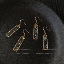 (Tianma strict selection) broken shell long square geometric earrings hand-dripped glue face thin 2021 New Tide earrings