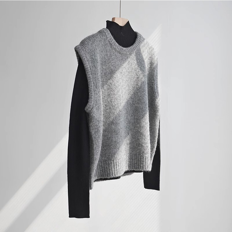 Nordic Niche Round-Neck Alpaca Wool Layered Vest for Women, Autumn and Winter Inner Wear, Gray Sleeveless Knit Top