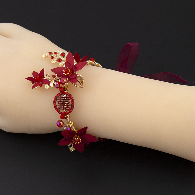 Wrist flower red Chinese show he dress bracelet bride wedding bride wedding bridesmaid sister group hi word hand flower