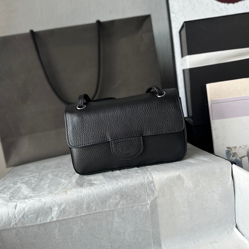 20/26B New Style Pebbled Leather Mini Maxi Airport Bag Black Gold Mini 20cm Crossbody Flap Bag for Women 20/26B New Style Pebbled Leather Mini Maxi Airport Bag Black Gold Mini 20cm Crossbody Flap Bag for Women