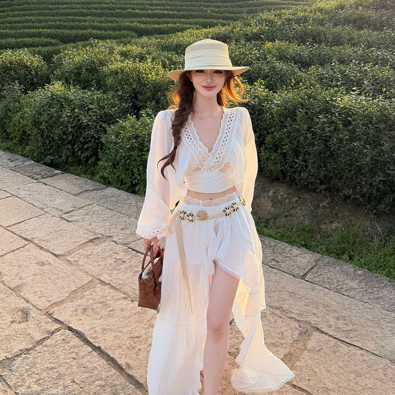 Spliced Lace Mid-Length Sleeve Top, High-Waisted Slimming Water-Soluble Embroidered Skirt Set, Yunnan Travel Outfit for Women