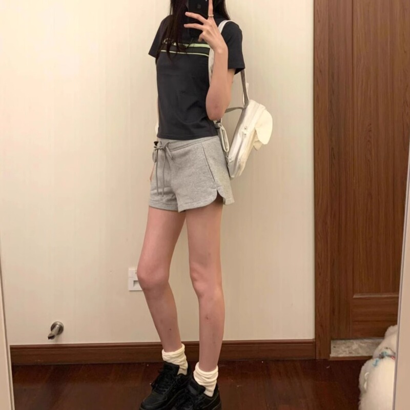 Gray Low-Waisted Shorts for Women, Summer Sports Casual American-Style Three-Quarter Pants with a Unique A-Line Slit and Wide-Leg Design