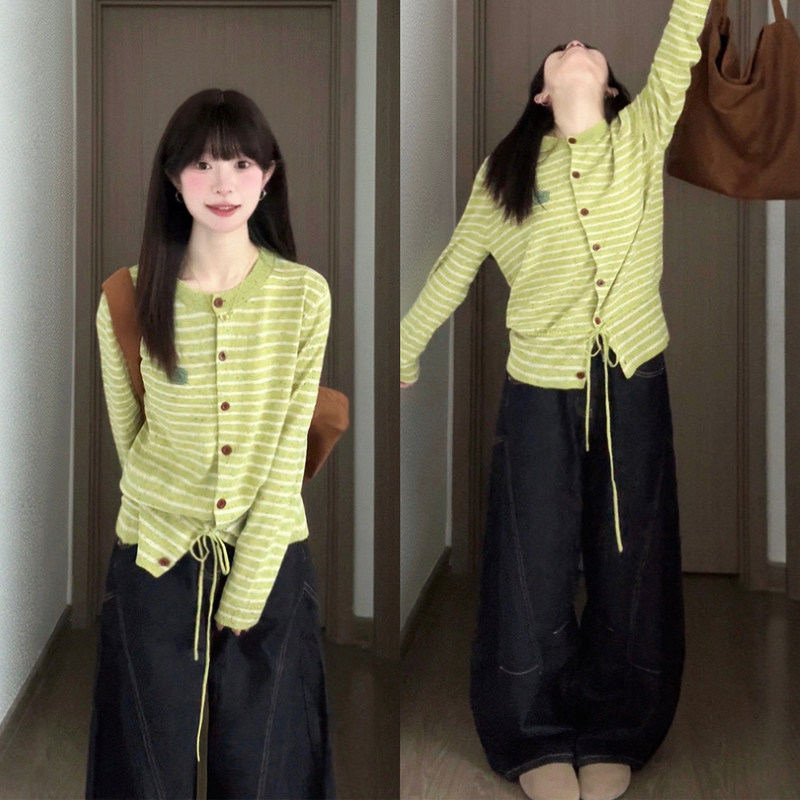 Green Striped Tie-Up Knit Cardigan Jacket, Super Stylish Sweater, Versatile for Women, Autumn 2026, Super Trendy, Age-Reducing Top