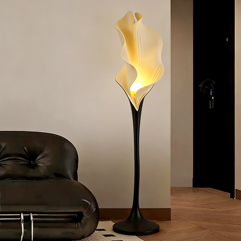Petal Glow Calla Lily Retro Floor Lamp Italian High-End Living Room Designer Art Bedroom Atmosphere Lighting