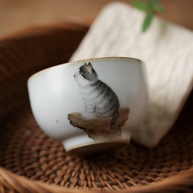 Hand-painted cute cat small teacup kung fu tea tools Moon White Ru kiln open film can raise large master tea cup tea bowl