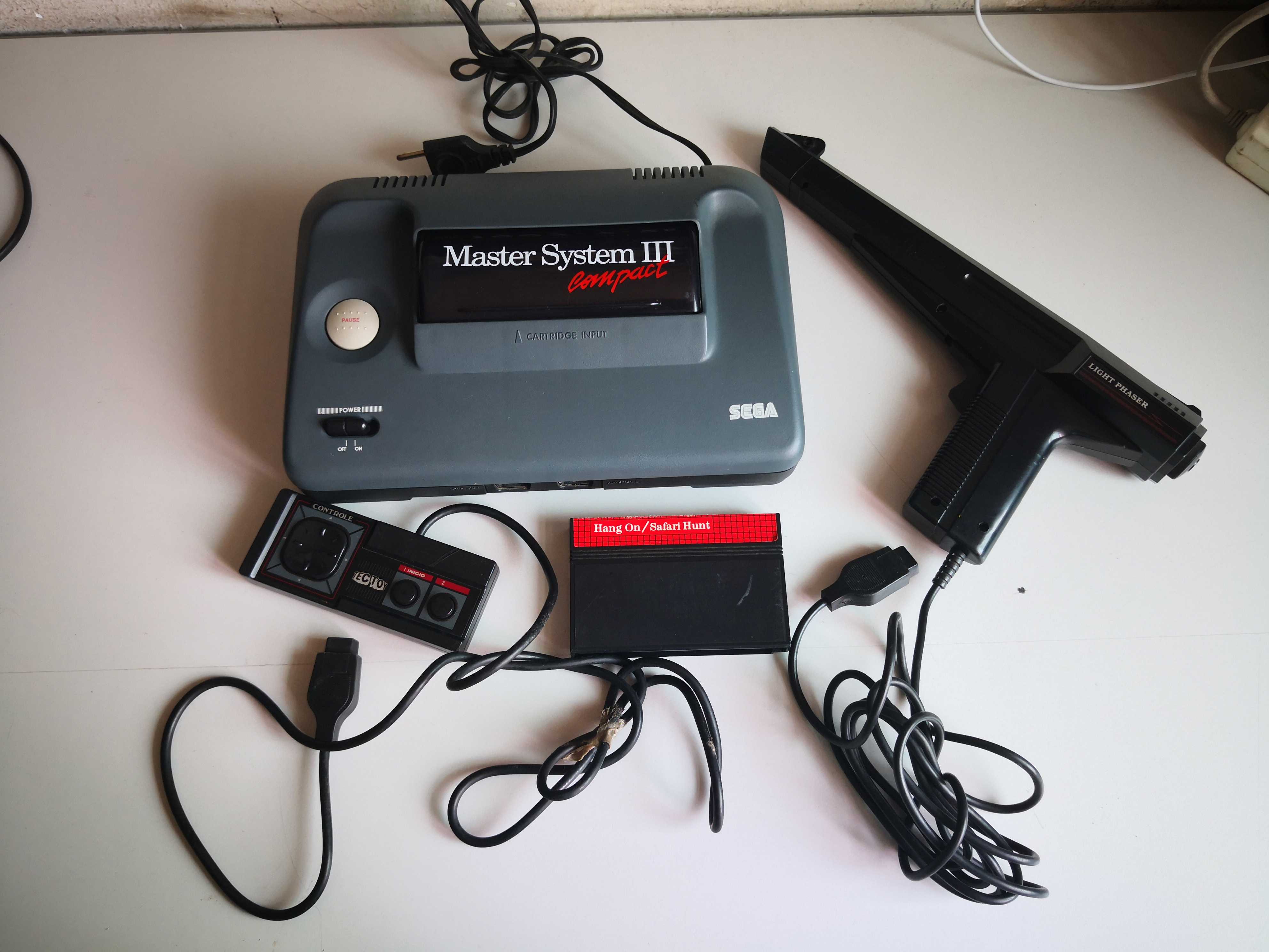 Bảng điều khiển trò chơi Sega SEGA Master System III - Kiểm soát trò chơi tay game