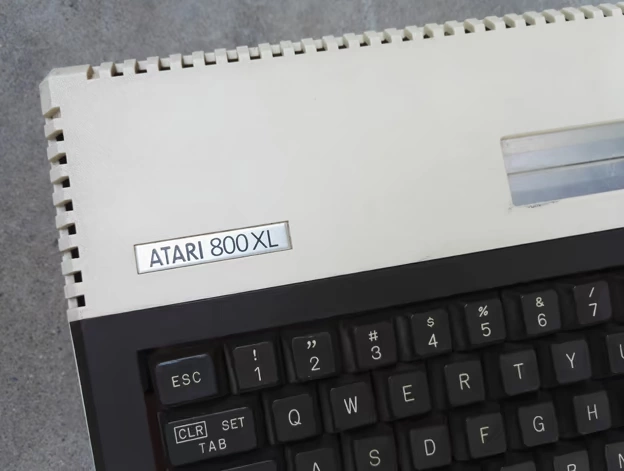Máy chơi trò chơi cổ ATari Atari 800XL - Kiểm soát trò chơi tay cầm logitech f310