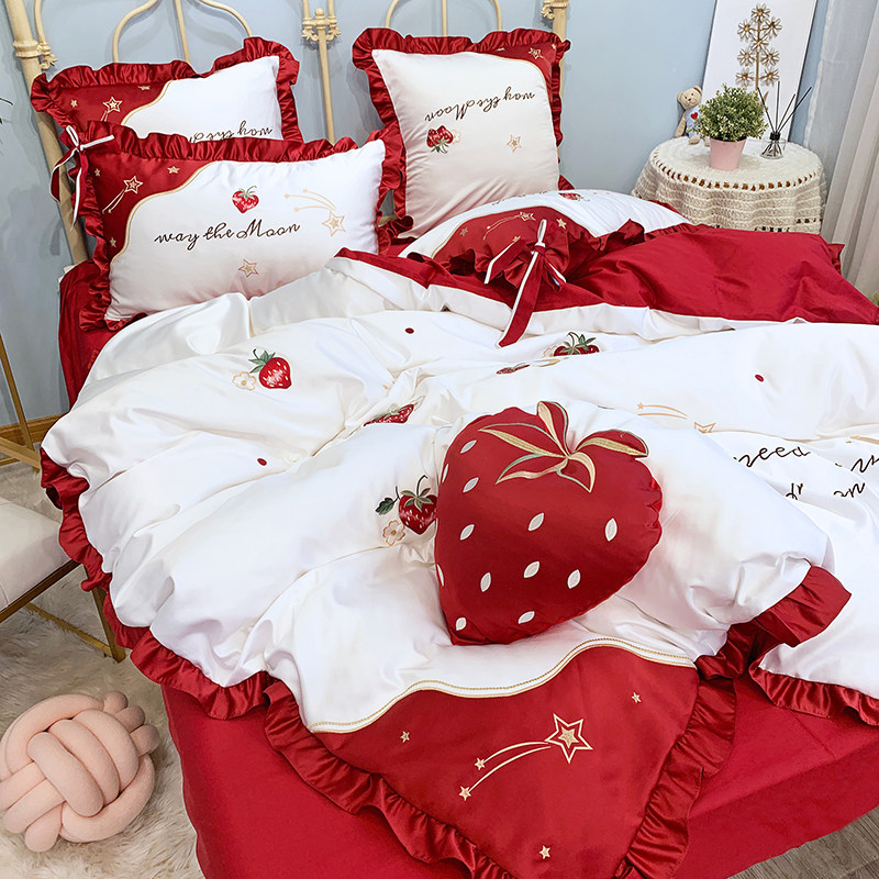 Douyin the same quilt cover strawberry cotton four-piece princess quilt girl heart ice silk embroidery double