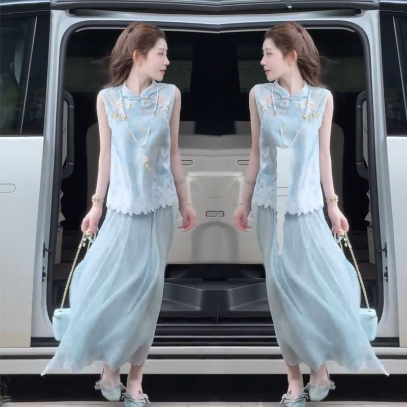 2026 Summer New Style Chinese Retro National Style High-End Embroidered Cheongsam Sleeveless Vest Top and Half-Length Gauze Skirt Set