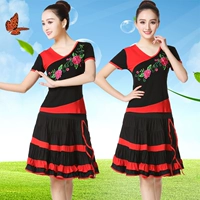 Вышитый красный топ + одна красная юбка с большим подол