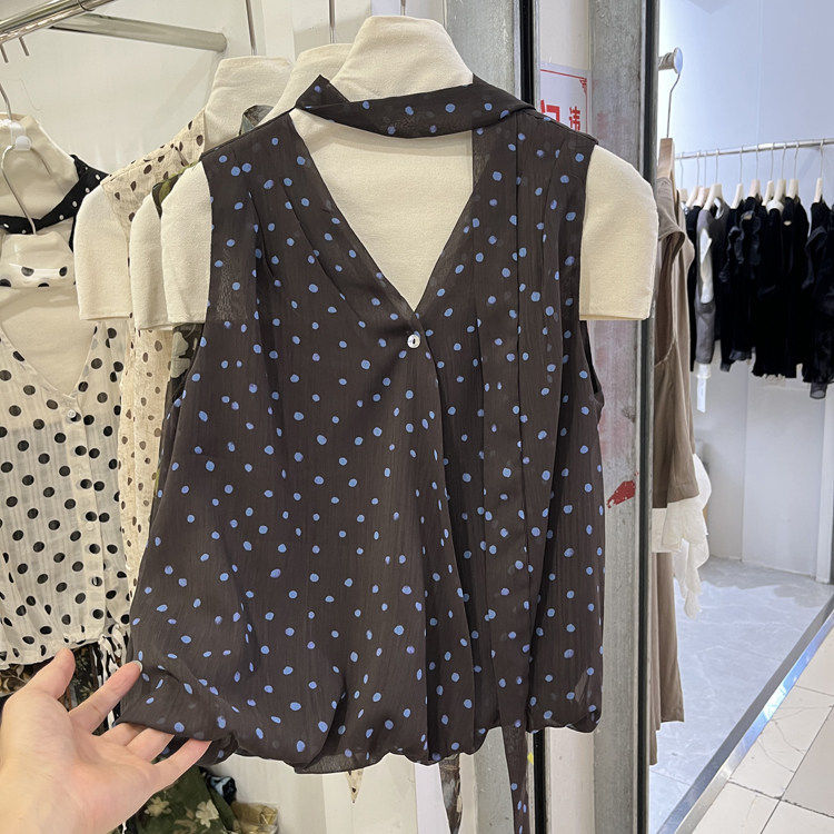 Vintage Polka Dot Ribbon V-Neck Shirt for Women European Style 2026 Summer New European Fashion A-Line Doll Blouse Trend