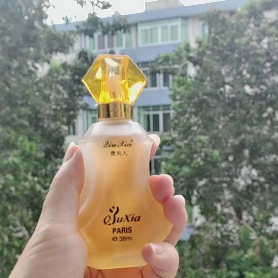 试香小样里的高光时刻：Kylie香水Cosmetics Jenner 2.0的精准拿捏_香水