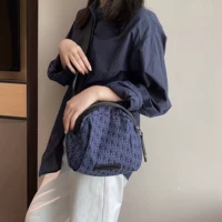 Синяя буква