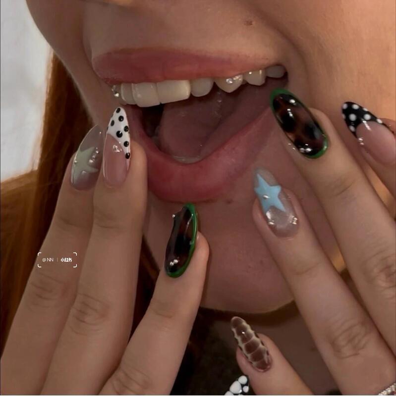 Ugg Hot Girl Nail Tips'Virginia' New Model ins Niche Snake Pattern Amber Polka Dot Cat Eye Star Wearable Nails